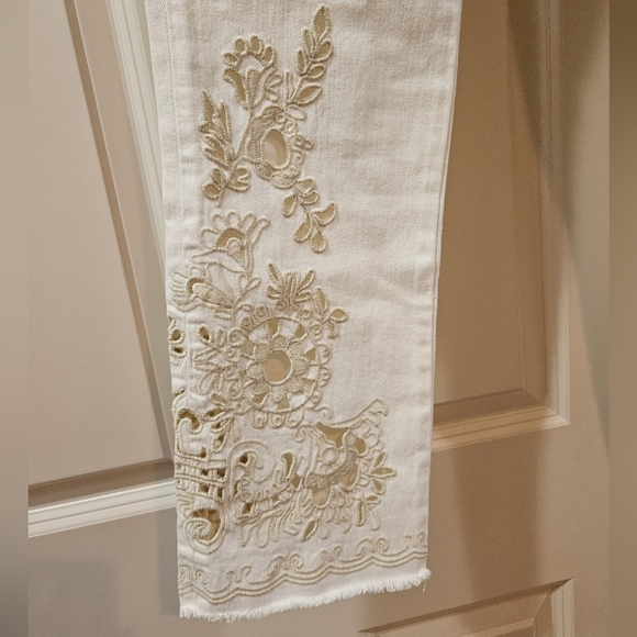 Free People Cutwork Cigarette Leg Jeans High Rise Floral Embroidery Ivory 27 NWT - Picture 10 of 16